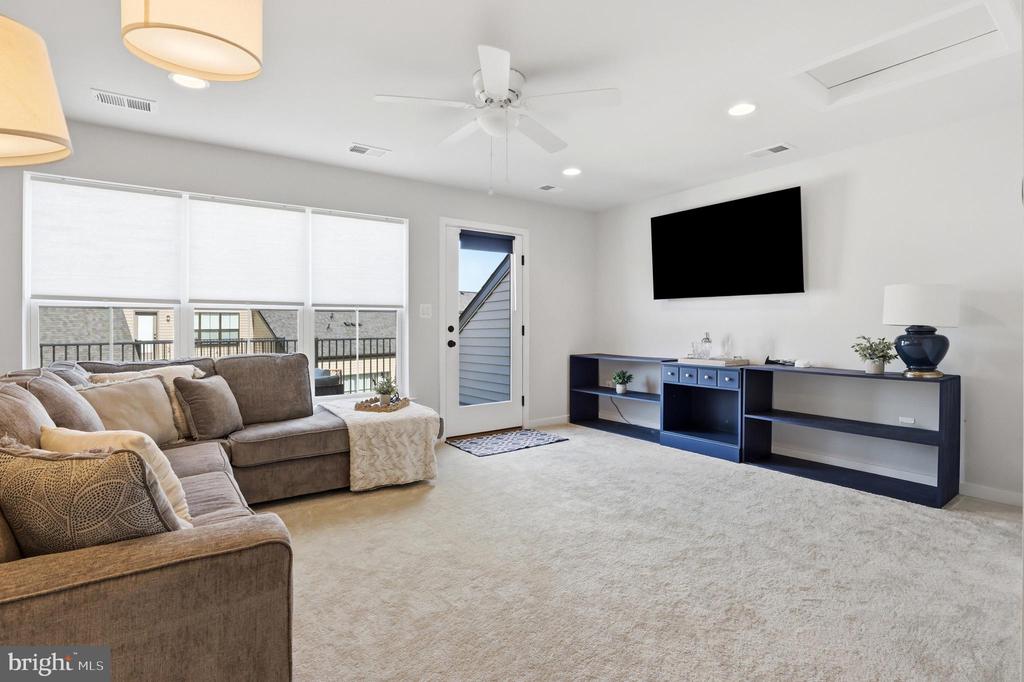 5517 VALMARANA WAY