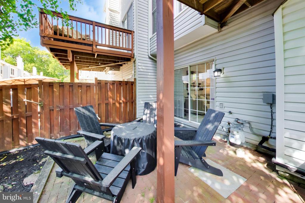 7516 LAMOYNE COURT