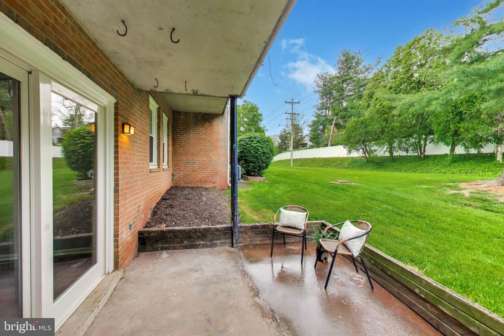 6153 STRASBURG DRIVE