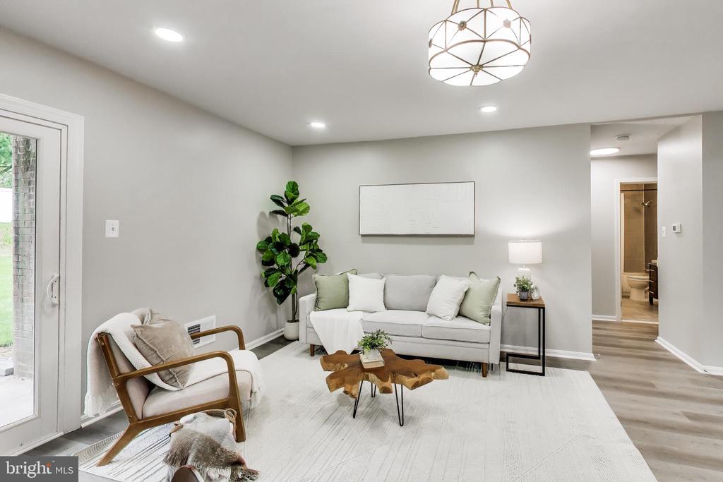 6153 STRASBURG DRIVE