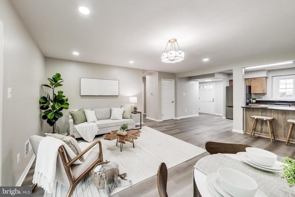 6153 STRASBURG DRIVE
