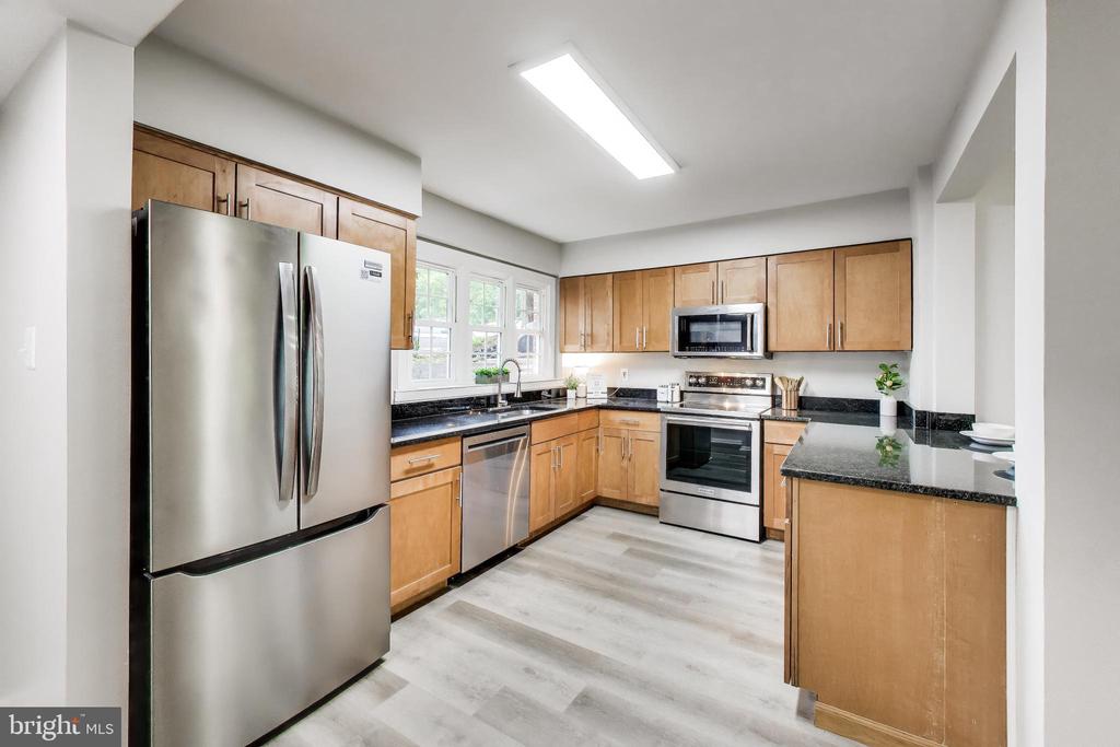 6153 STRASBURG DRIVE