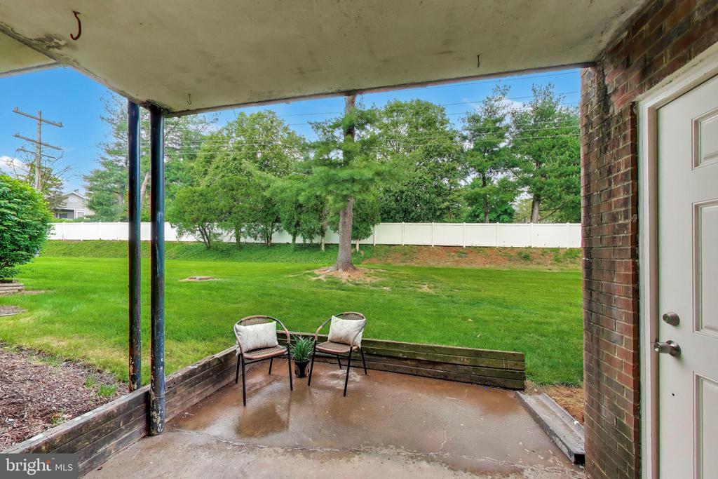 6153 STRASBURG DRIVE