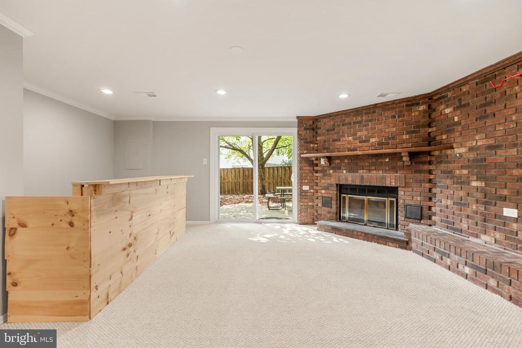 7400 MEADOWLEIGH WAY
