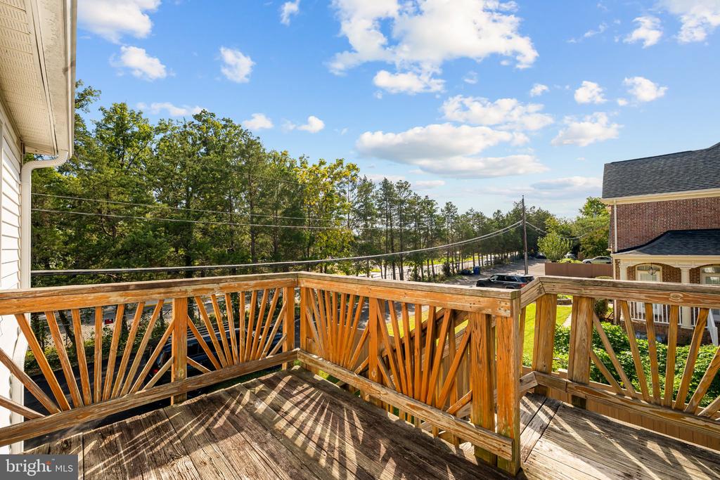 6612 QUANDER ROAD