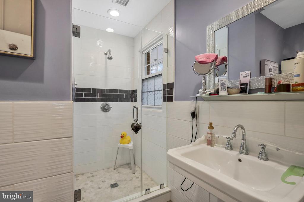 3113 WOODLAND LANE