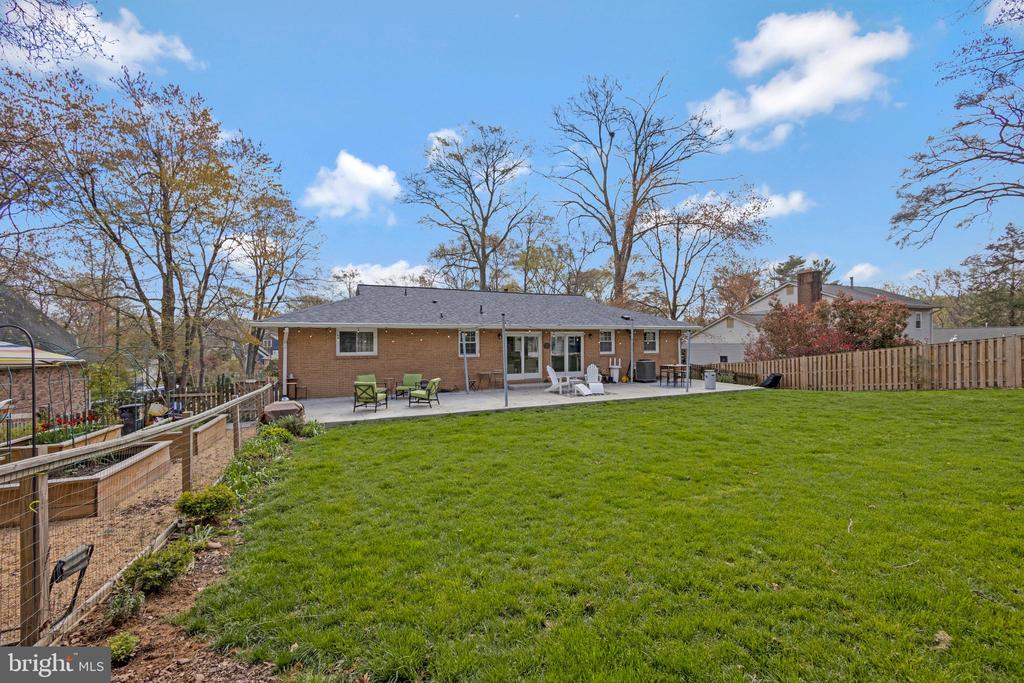 3113 WOODLAND LANE