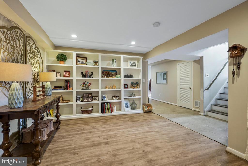 3113 WOODLAND LANE
