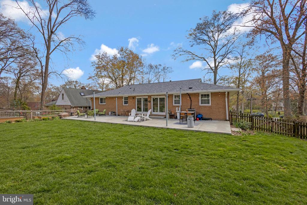3113 WOODLAND LANE