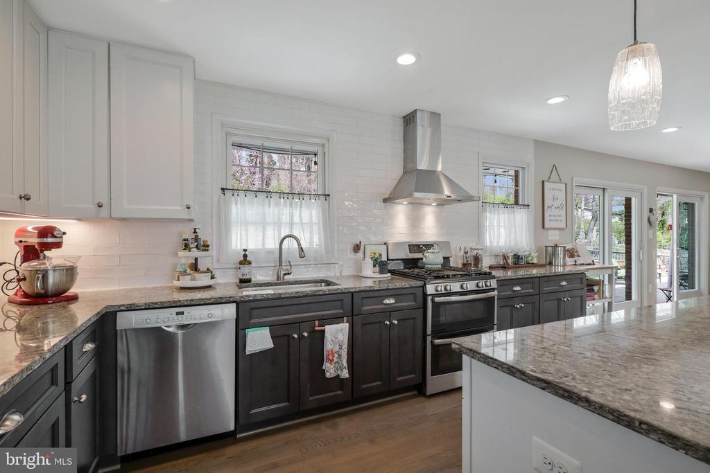 3113 WOODLAND LANE