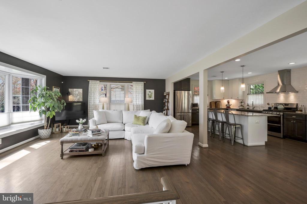 3113 WOODLAND LANE