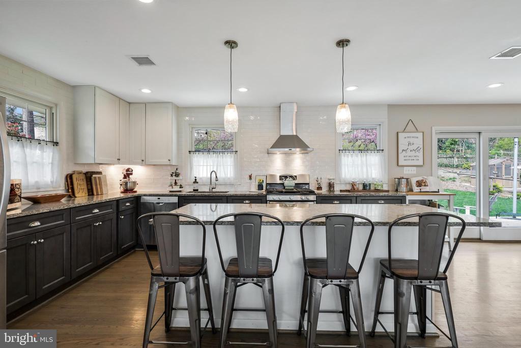 3113 WOODLAND LANE