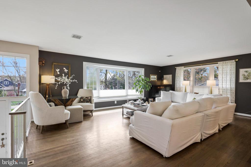 3113 WOODLAND LANE