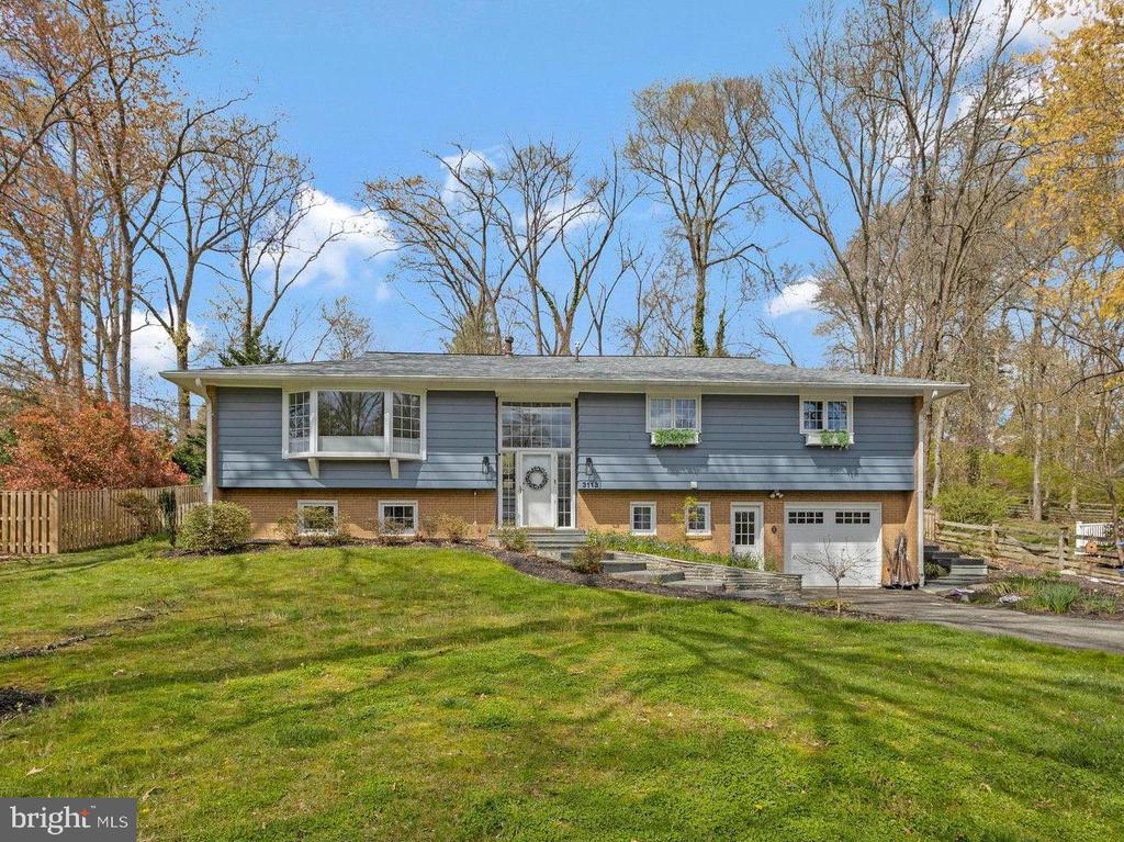 3113 WOODLAND LANE