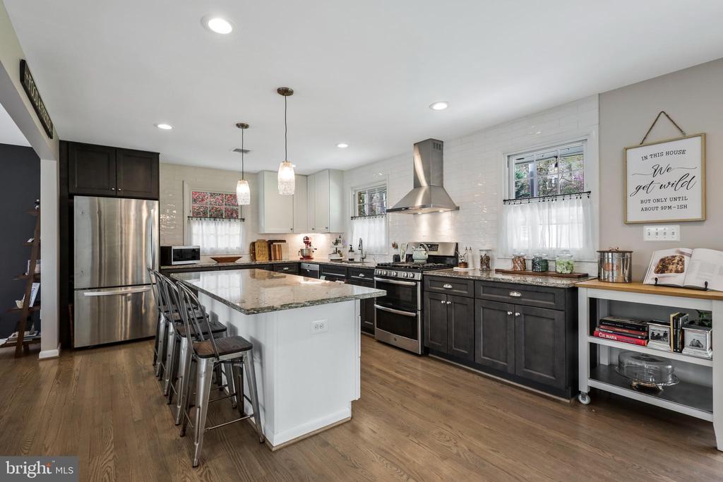 3113 WOODLAND LANE
