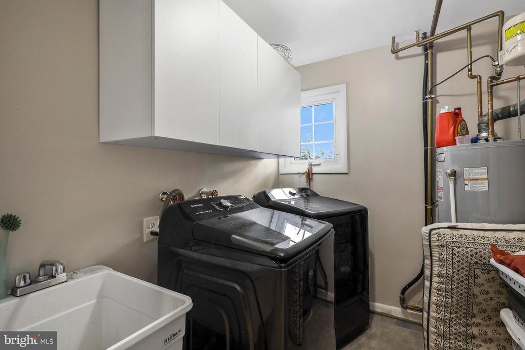 3113 WOODLAND LANE