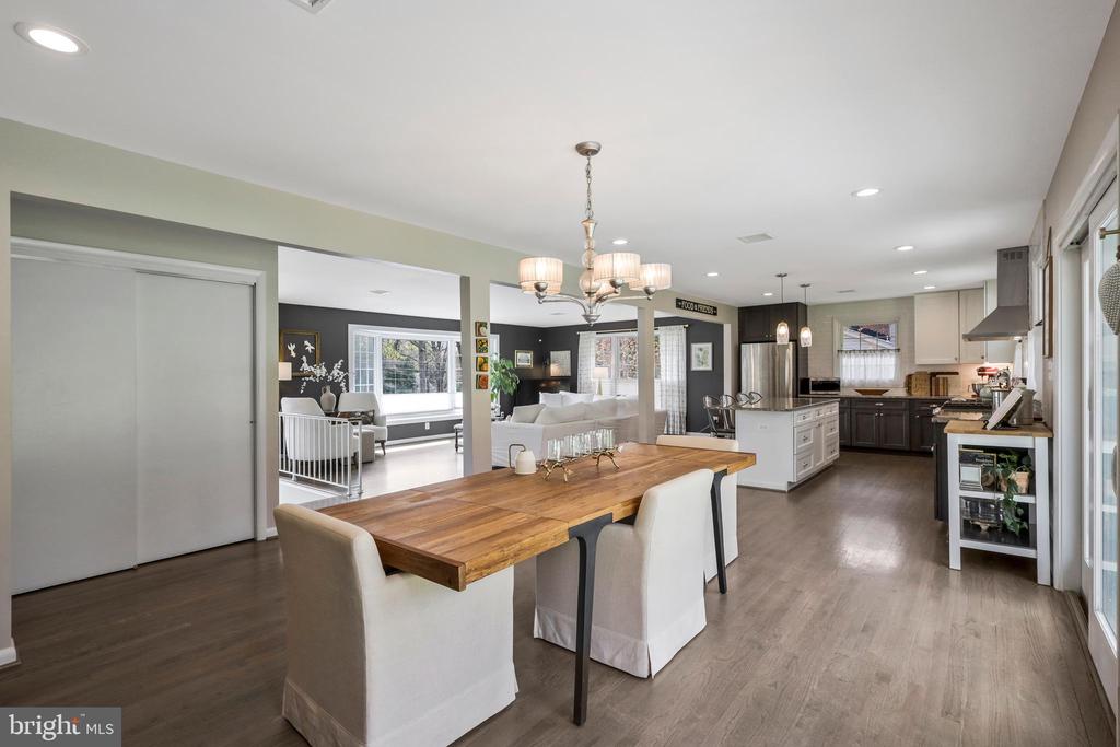 3113 WOODLAND LANE