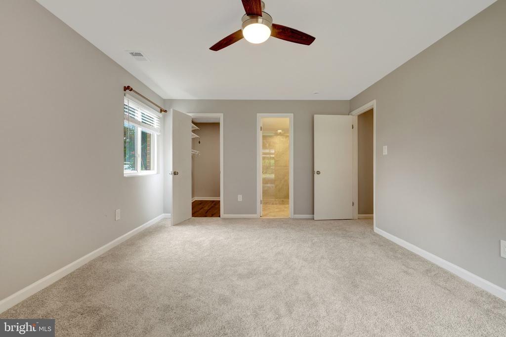 551 FLORIDA AVENUE Unit: T-3