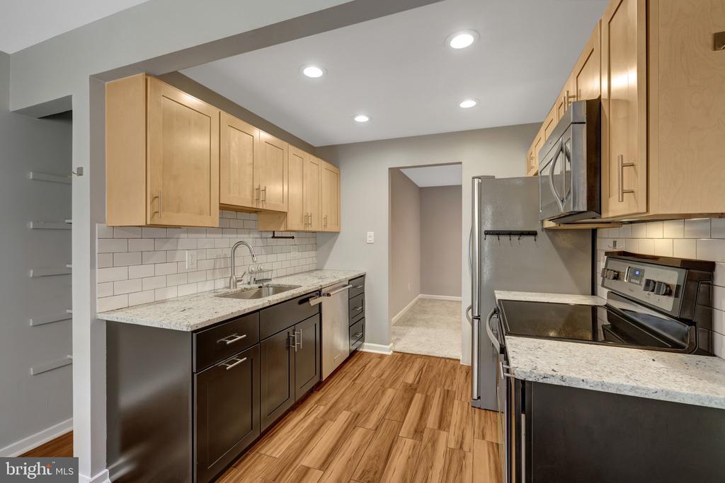 551 FLORIDA AVENUE Unit: T-3