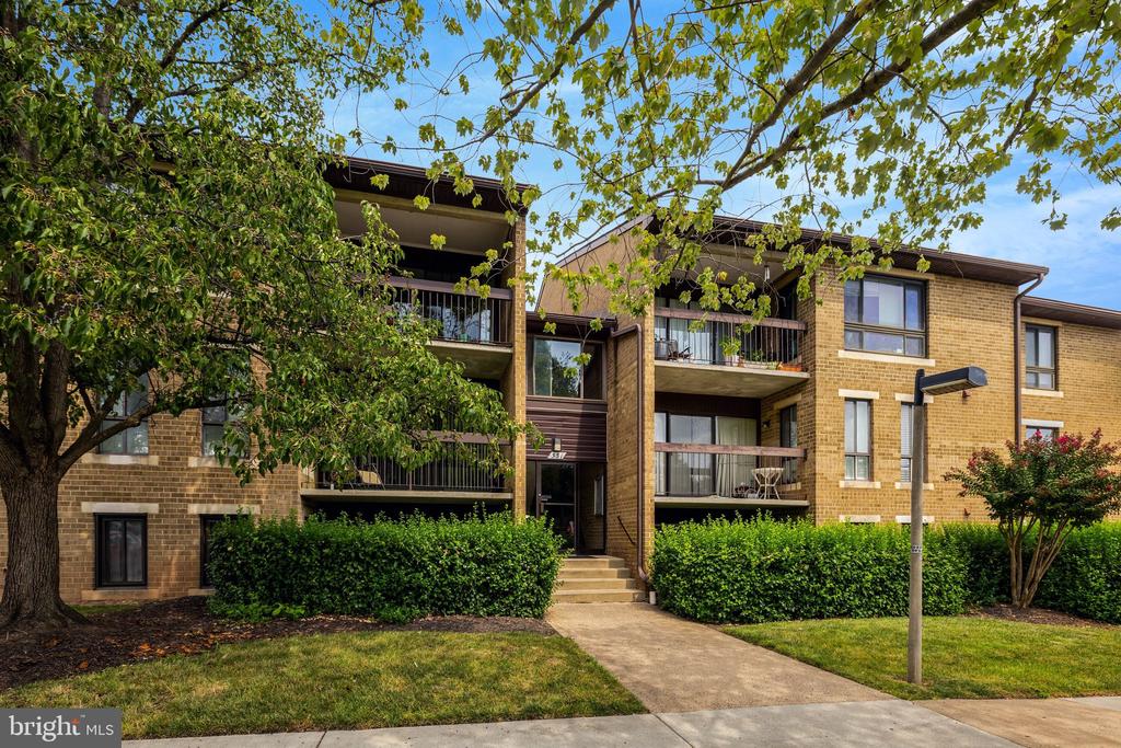 551 FLORIDA AVENUE Unit: T-3