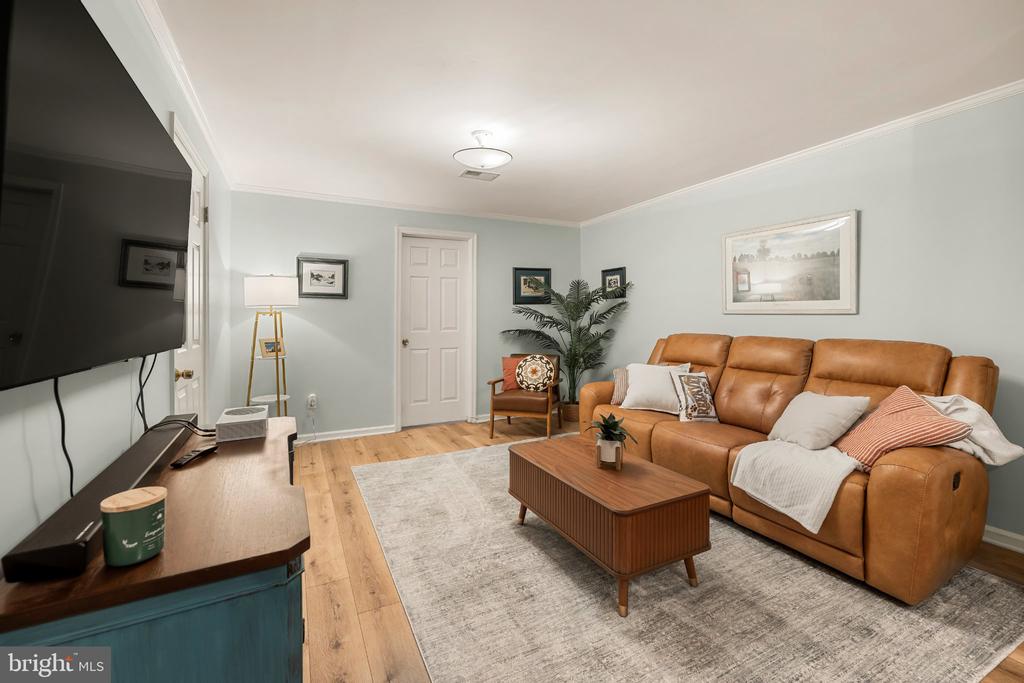 10729 SHINGLE OAK COURT