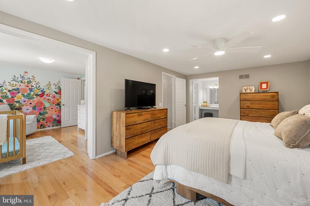 10729 SHINGLE OAK COURT