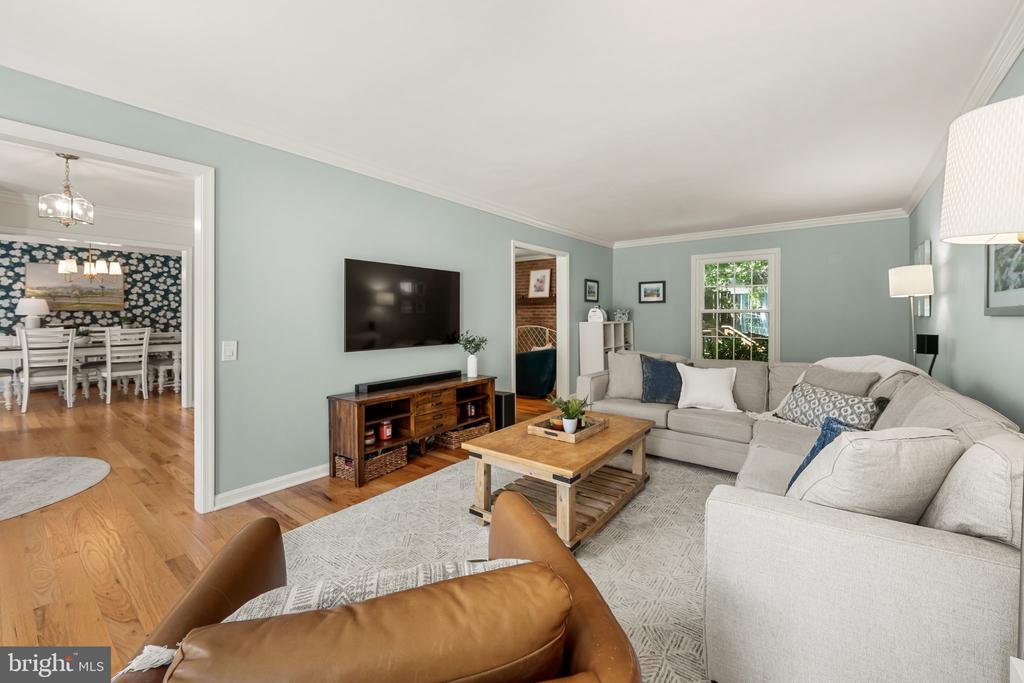 10729 SHINGLE OAK COURT