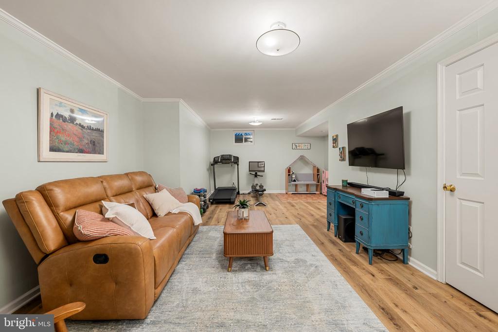 10729 SHINGLE OAK COURT