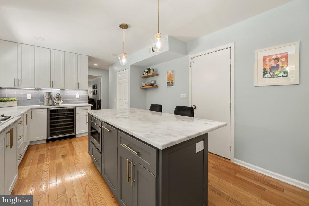 10729 SHINGLE OAK COURT