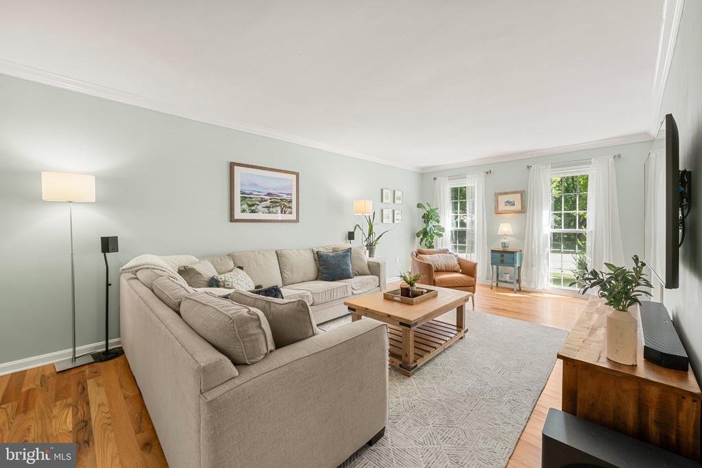 10729 SHINGLE OAK COURT