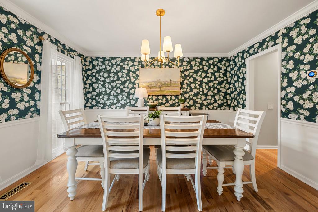 10729 SHINGLE OAK COURT