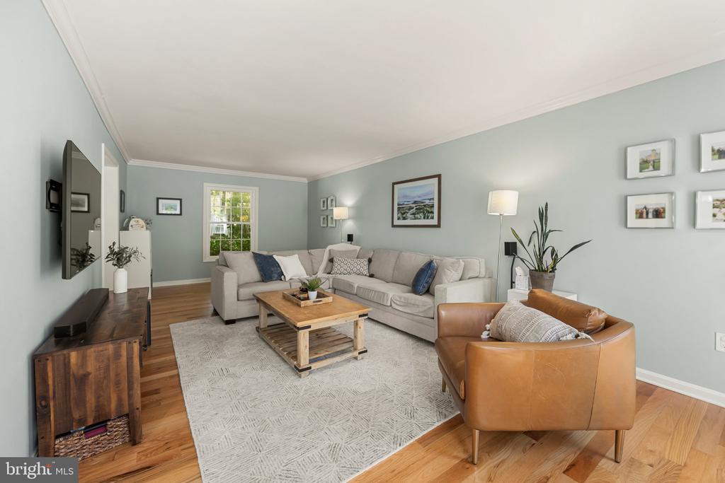 10729 SHINGLE OAK COURT