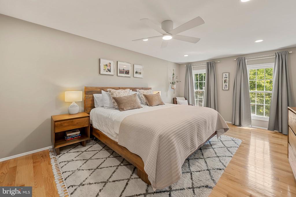 10729 SHINGLE OAK COURT