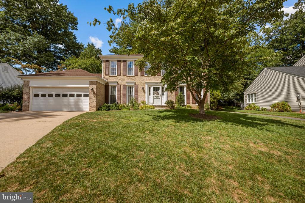10729 SHINGLE OAK COURT