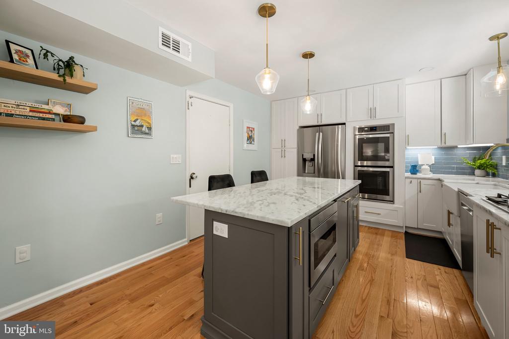 10729 SHINGLE OAK COURT