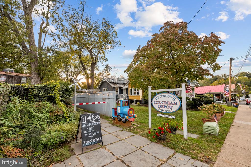 10838 HENDERSON ROAD