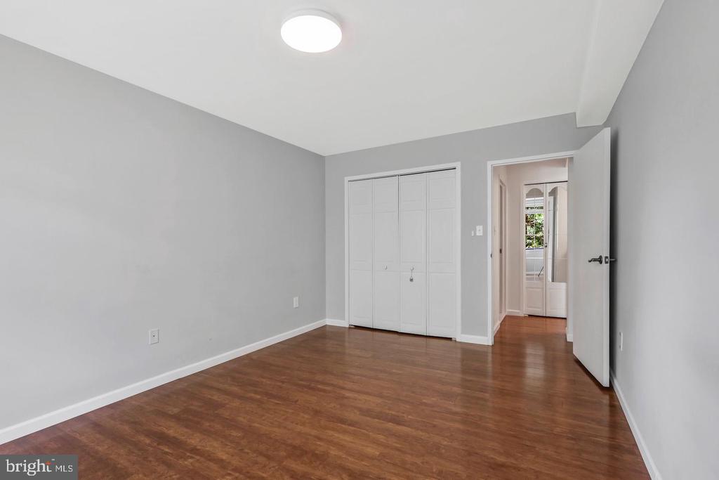 6631 WAKEFIELD DRIVE Unit: 211