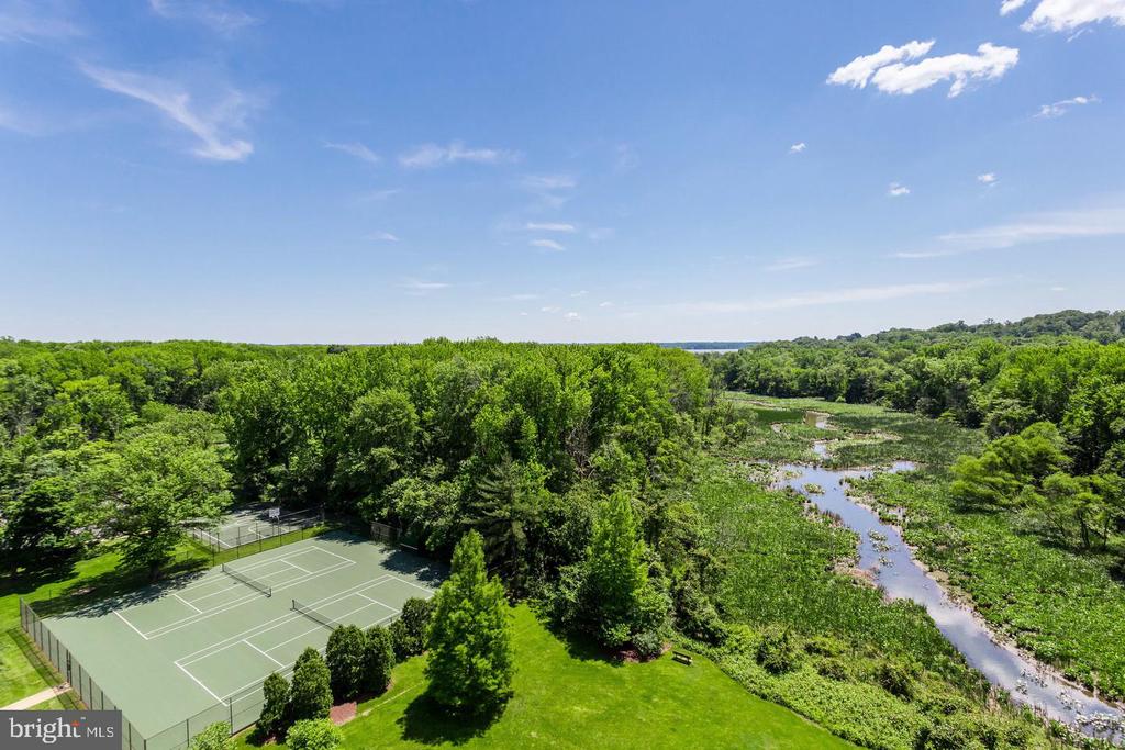 6631 WAKEFIELD DRIVE Unit: 211