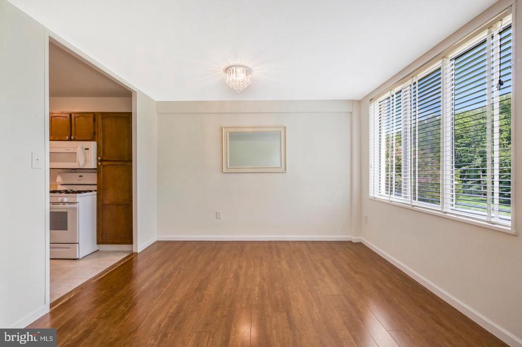6631 WAKEFIELD DRIVE Unit: 211