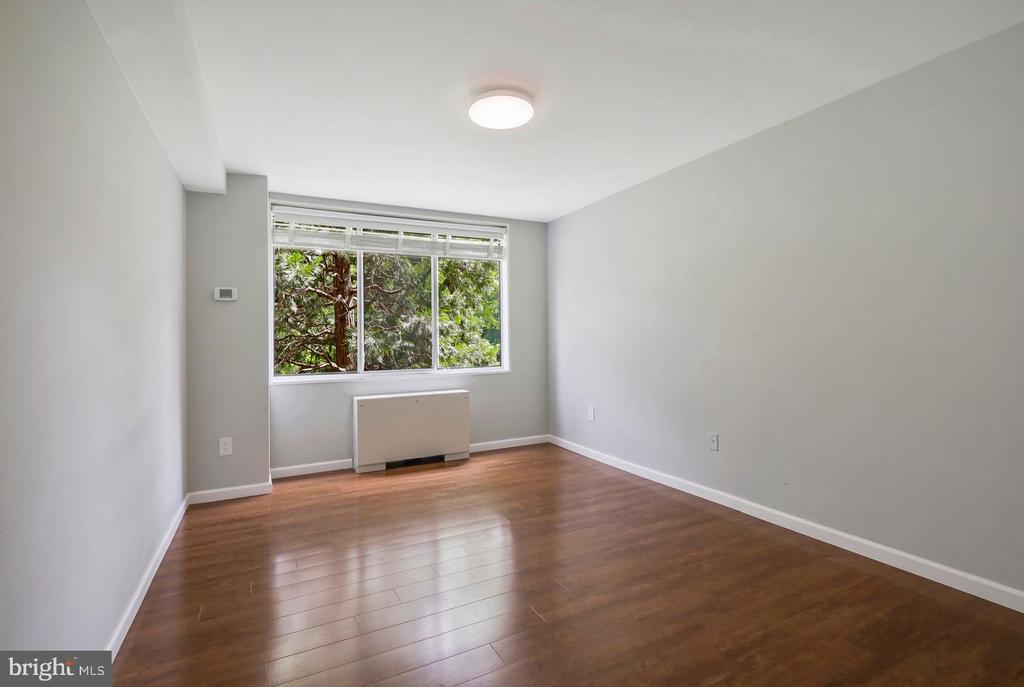 6631 WAKEFIELD DRIVE Unit: 211