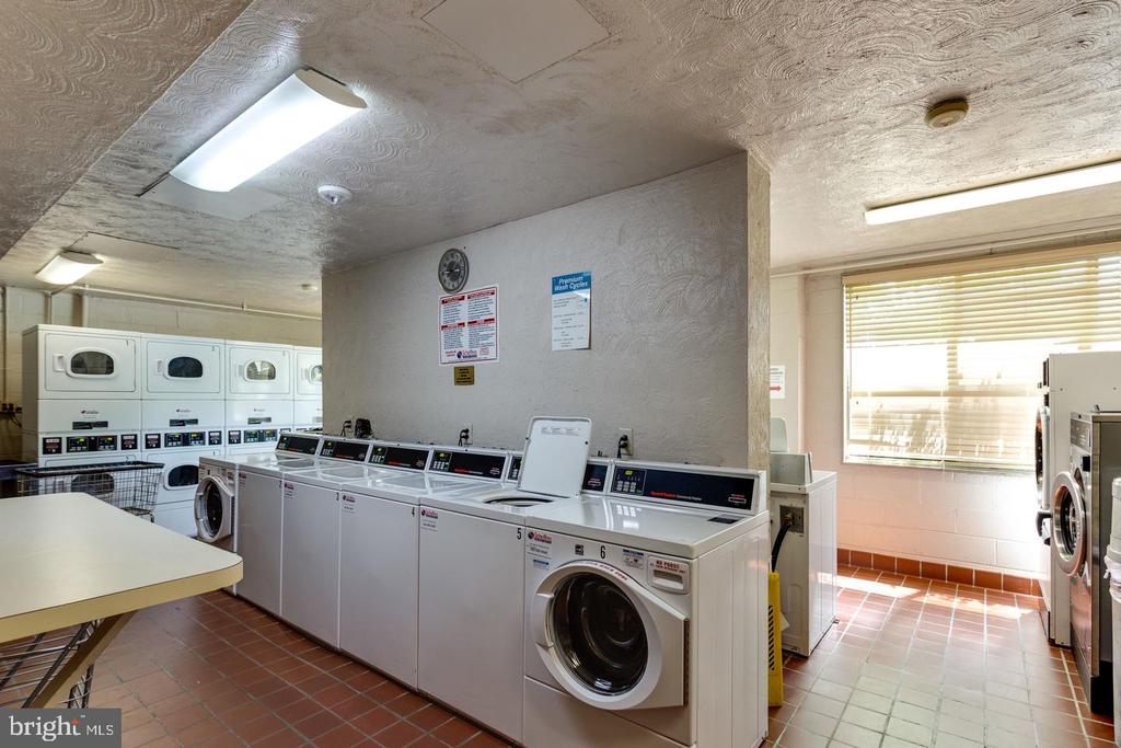 6631 WAKEFIELD DRIVE Unit: 211