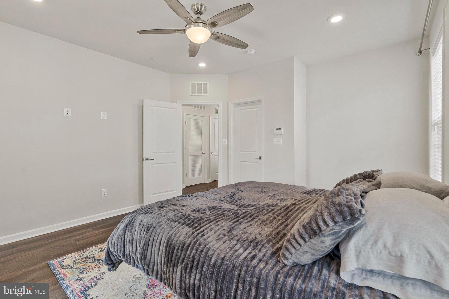 23286 SOUTHDOWN MANOR TER #101