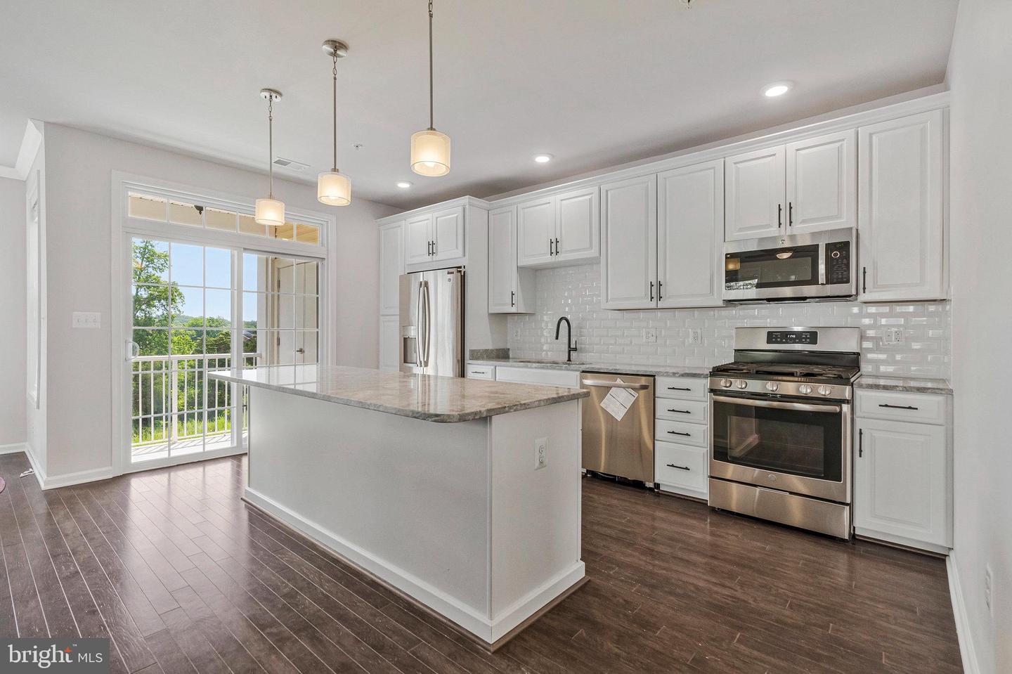 23286 SOUTHDOWN MANOR TER #101