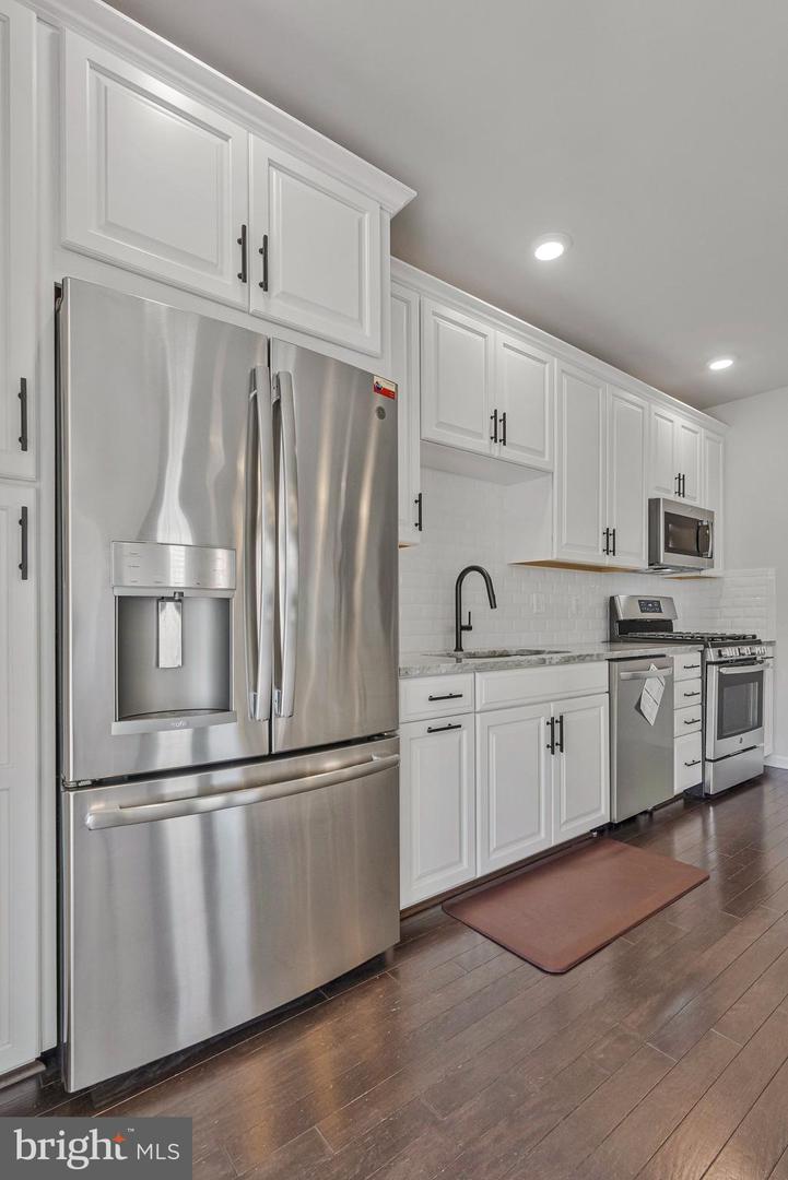 23286 SOUTHDOWN MANOR TER #101