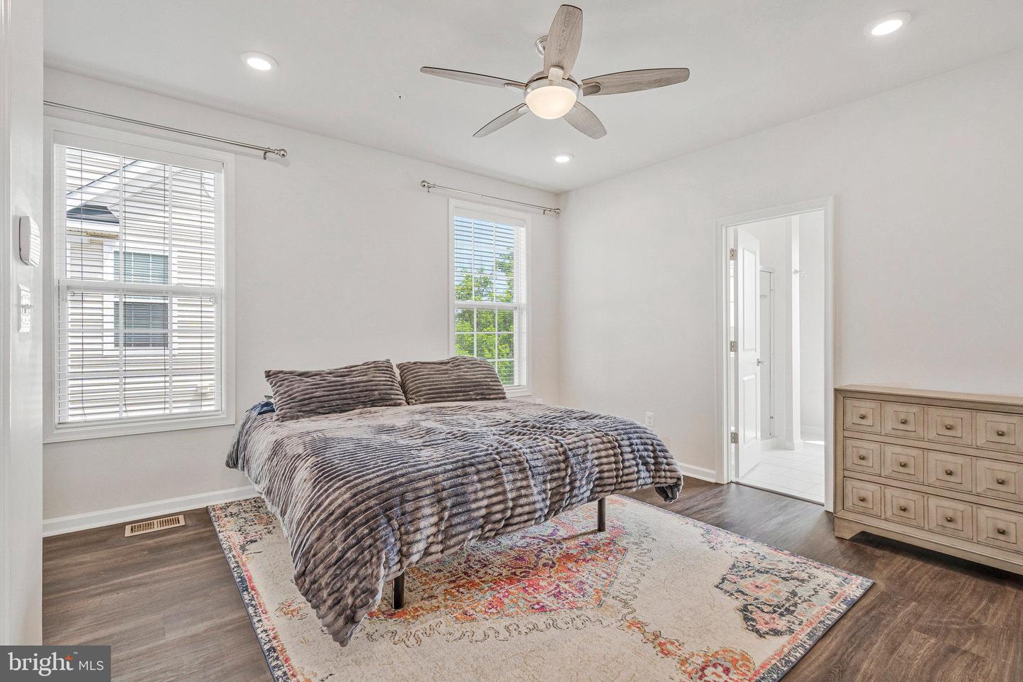 23286 SOUTHDOWN MANOR TER #101