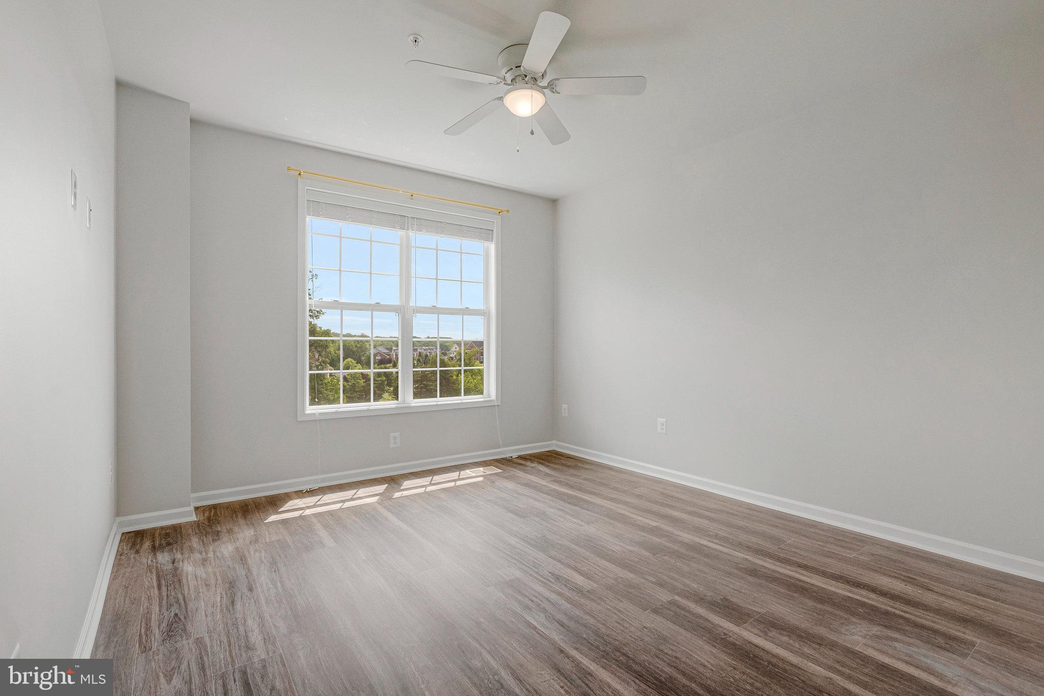 23286 SOUTHDOWN MANOR TER #101