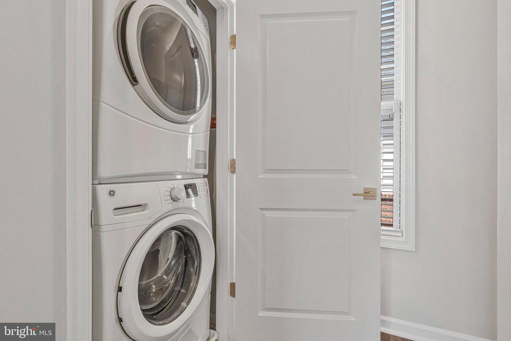 23286 SOUTHDOWN MANOR TER #101