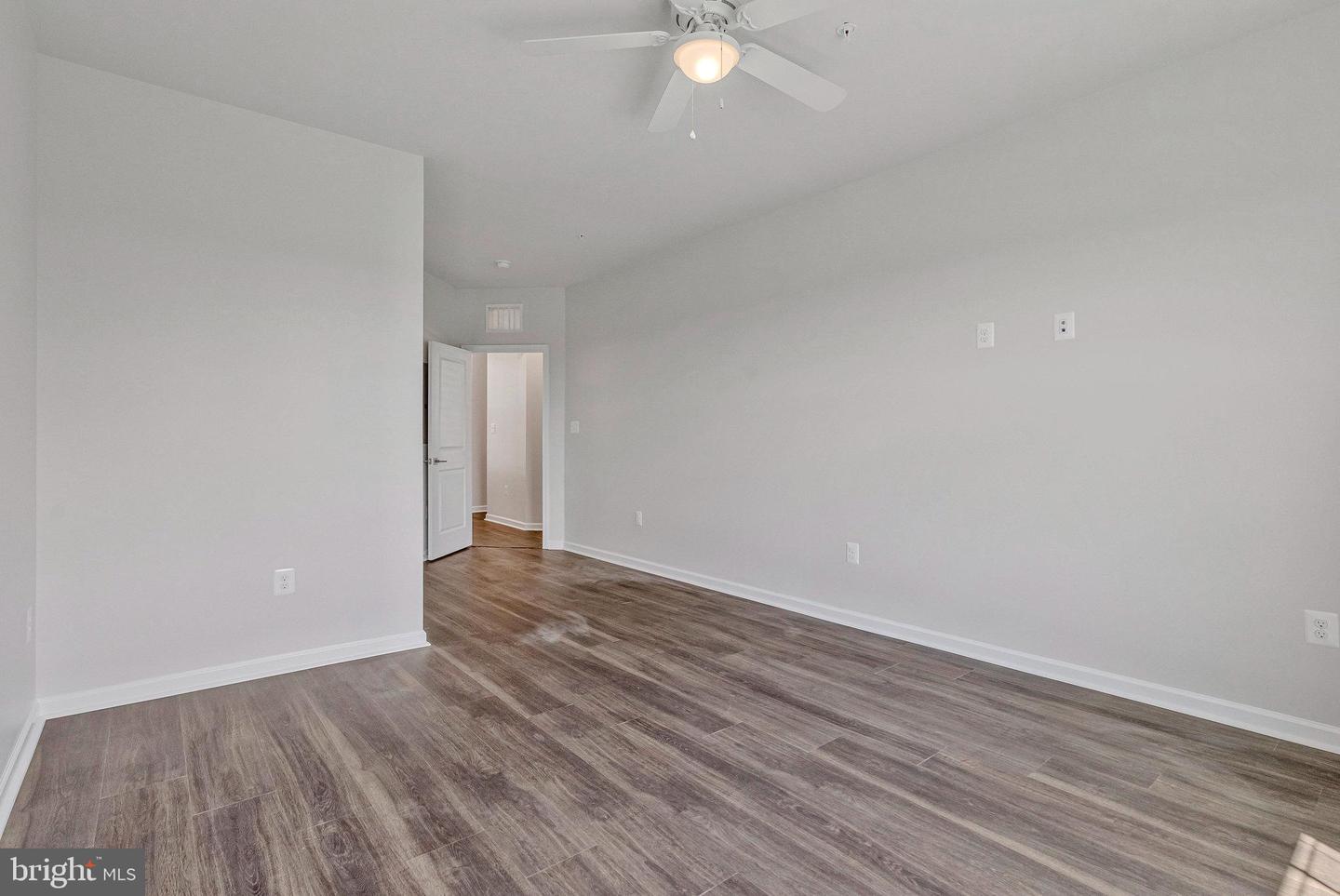 23286 SOUTHDOWN MANOR TER #101