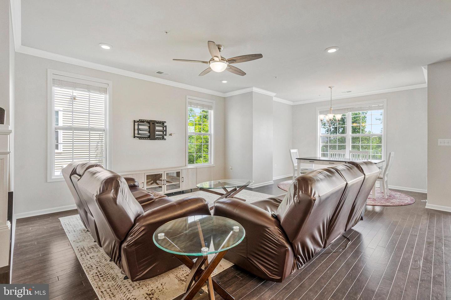 23286 SOUTHDOWN MANOR TER #101