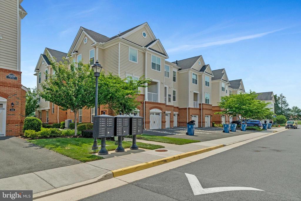 23286 SOUTHDOWN MANOR TER #101